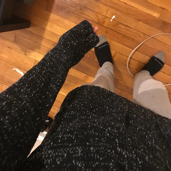 Sweatshirt - Picture 2 of 6